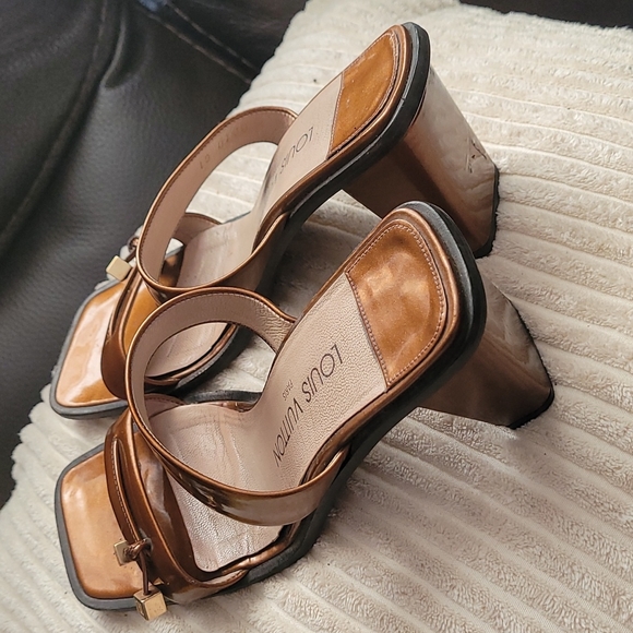 Louis Vuitton Bronze Vernis Block Heel Sandals - Picture 3 of 16